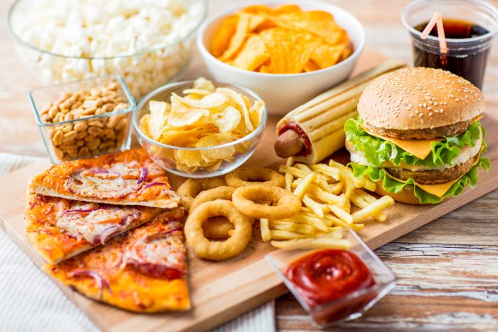 fast-food-comida-rapida-pizza-hamburguesa-frito-engordar-dieta-peso