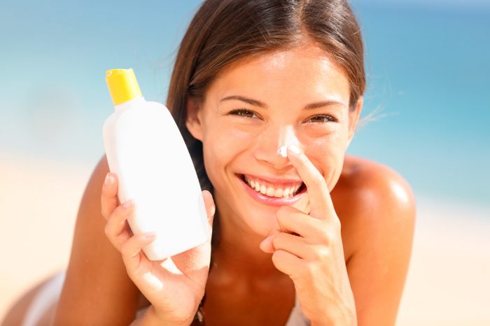 tomar-sol-crema-solar-proteccion-cuidar-piel-quemadura