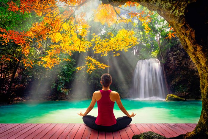 meditar-yoga-relajacion-estres-naturaleza-aire-ansiedad-depresion-2