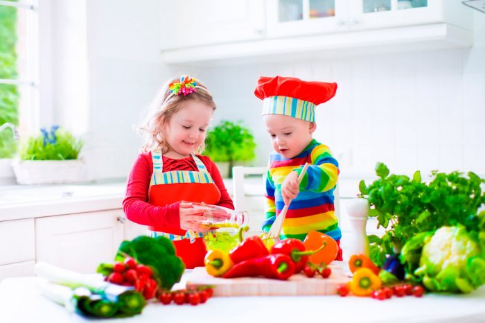 ninos-cocinar-comer-frutas-verduras